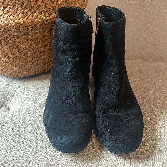 Sam Edelman size 8 black suede booties - Picture 2 of 13